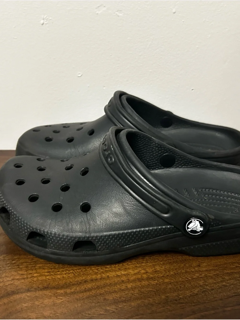CROCS Classic black size M,7 W,9